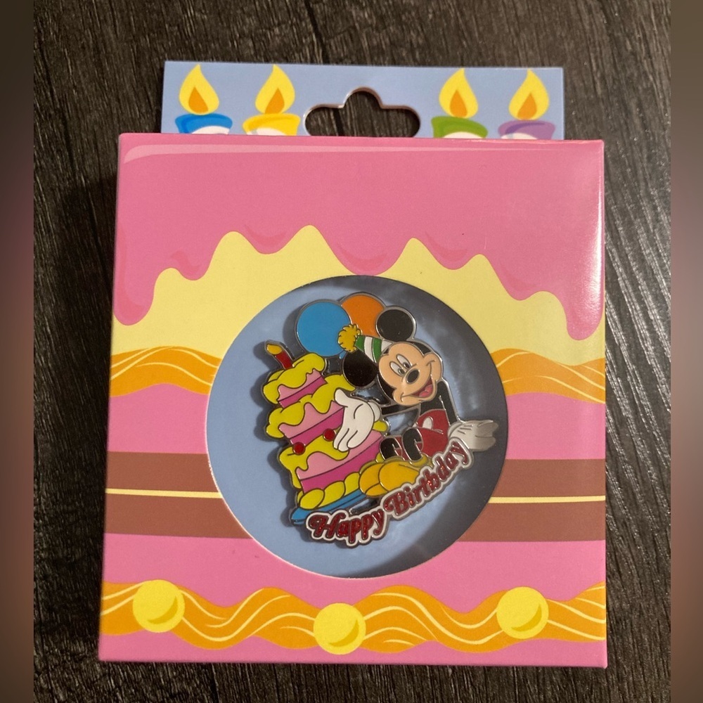 Mickey Mouse Happy Birthday Trading Pin - Picture 4 of 5